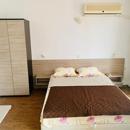 Vili Apartment Burgas Esterno foto